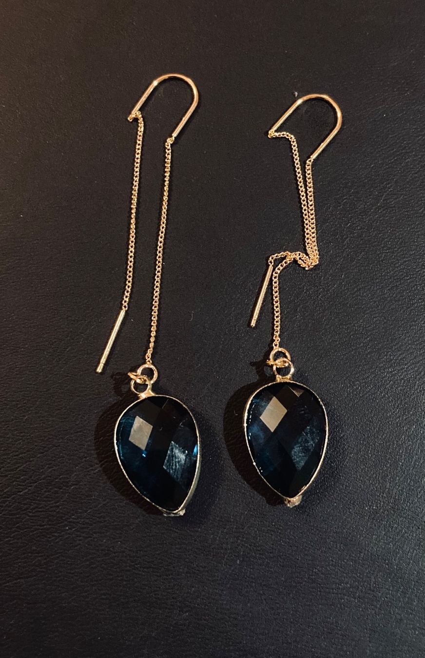 Orecchini pendenti & Orecchini a lobo: Longues boucles dorées perle en verre bleu – Nuovo e nell'imballaggio originale da Genève venduto da ct_fqr8