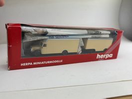 GB3-  Herpa Mercedes Möbelkoffer neutral beige