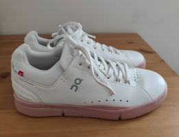 ON The Roger Advantage Sneaker in weiss/rosa, Grösse 38.5