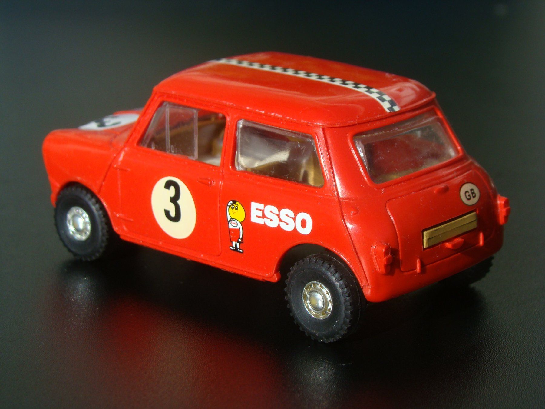 Piste: Scalextric Mini Cooper rot Frontantrieb selten 60er – Usato da Walzenhausen venduto da Vanquish711 5