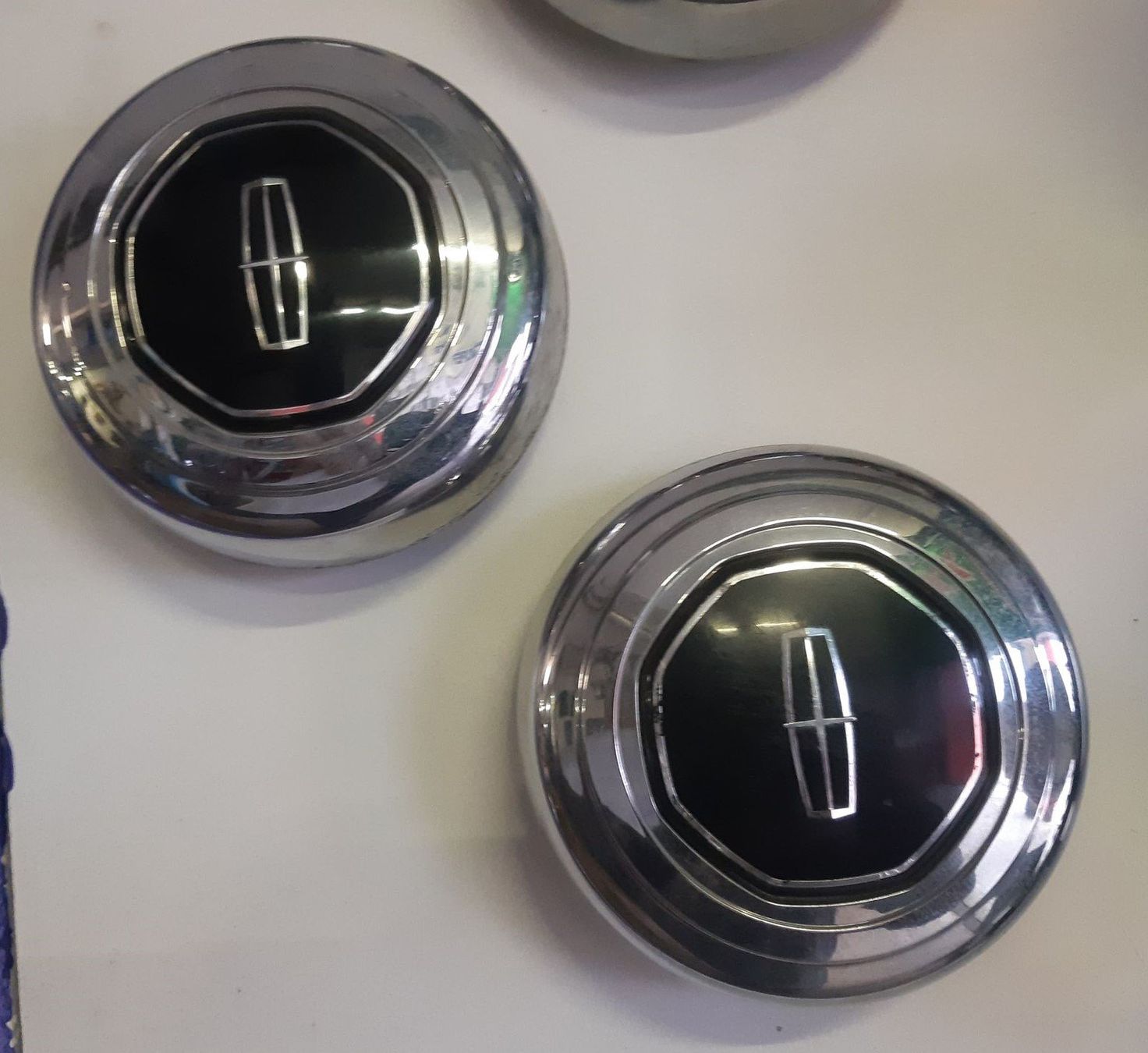 Lincoln Tutti pezzi di ricambio auto: Radnabendeckel  Lincoln – Usato da Niedergösgen venduto da usc_9sk7 2