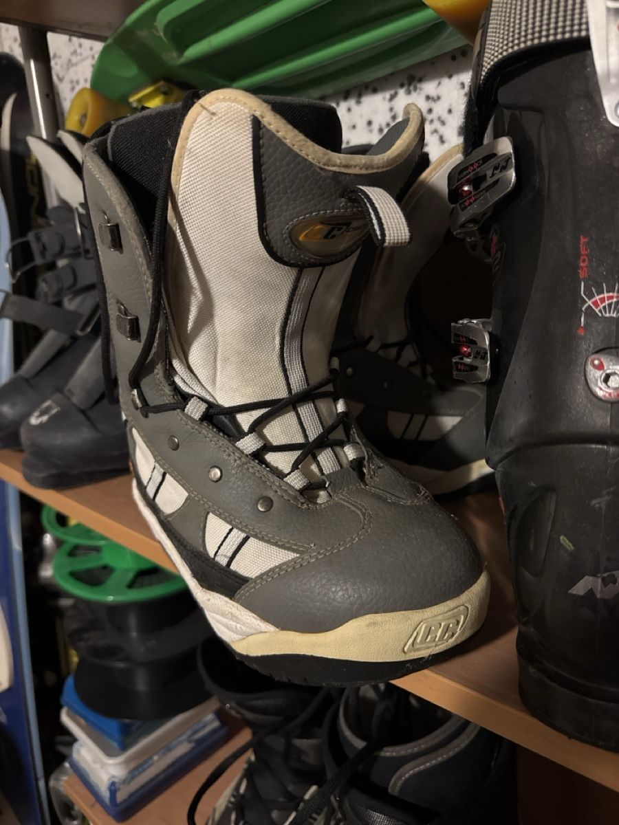 Scarpe da uomo: Crazy Creek Snowboard Boots Grösse 40 gebraucht – Usato da Walenstadt venduto da sam_6fmb 1