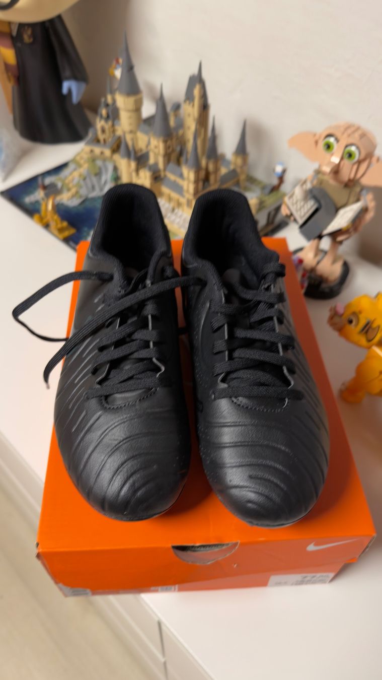 Scarpe da uomo: fussball schuhe – Usato da Uznach venduto da lar_p97w