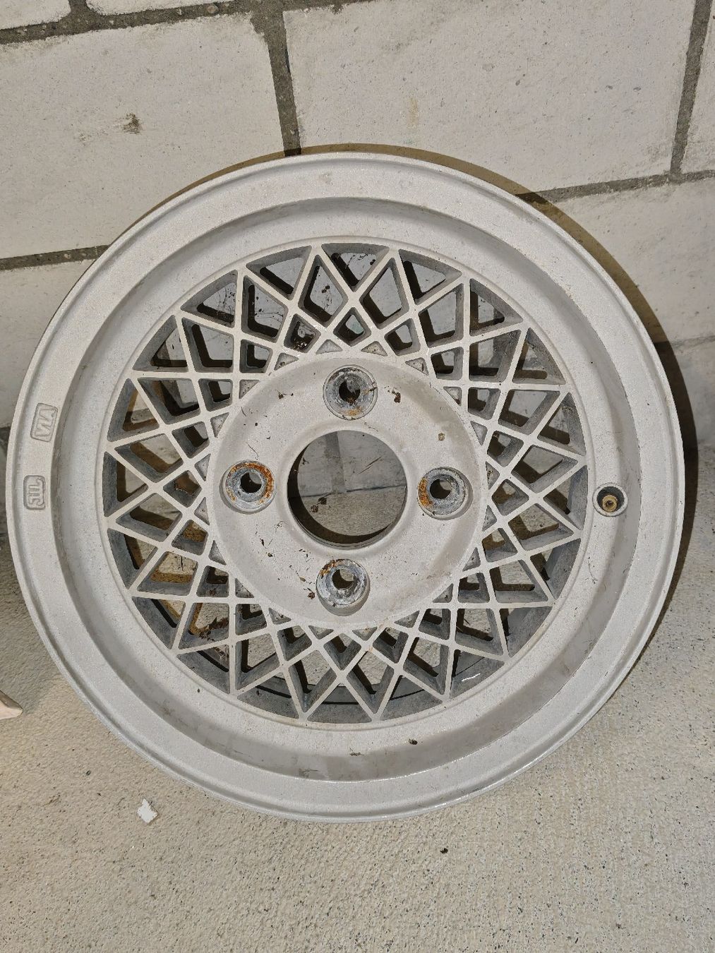 Cerchioni: Bridgestone Zona mesh 3 Felgen – Usato da Saland venduto da rem_67dc