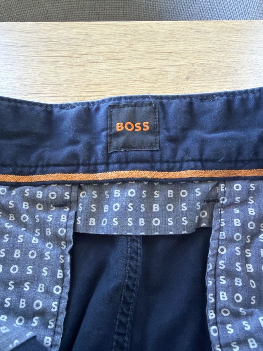 Hugo Boss Pantaloni: Boss Hose dunkelblau, 31/34 – Usato da speicher venduto da danicole 1