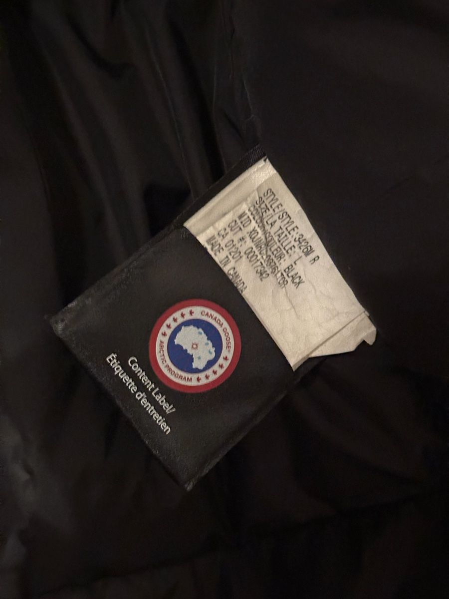 Canada Goose Mäntel: Canada Goose Parka Noir Taille L – Gebraucht aus Biel/Bienne von Endrit.d_31 3