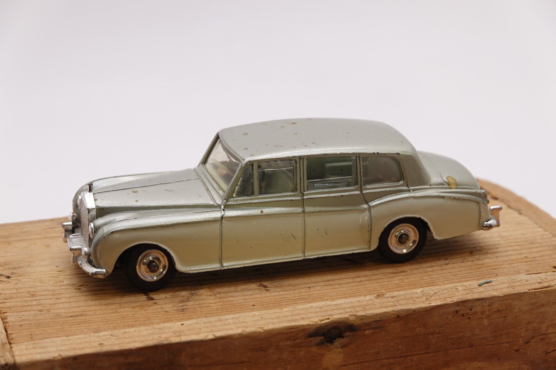 Dinky Toys Modellini d'auto: Rolce Royce Phantom Dinky Toys – Usato da Trin venduto da evolrof
