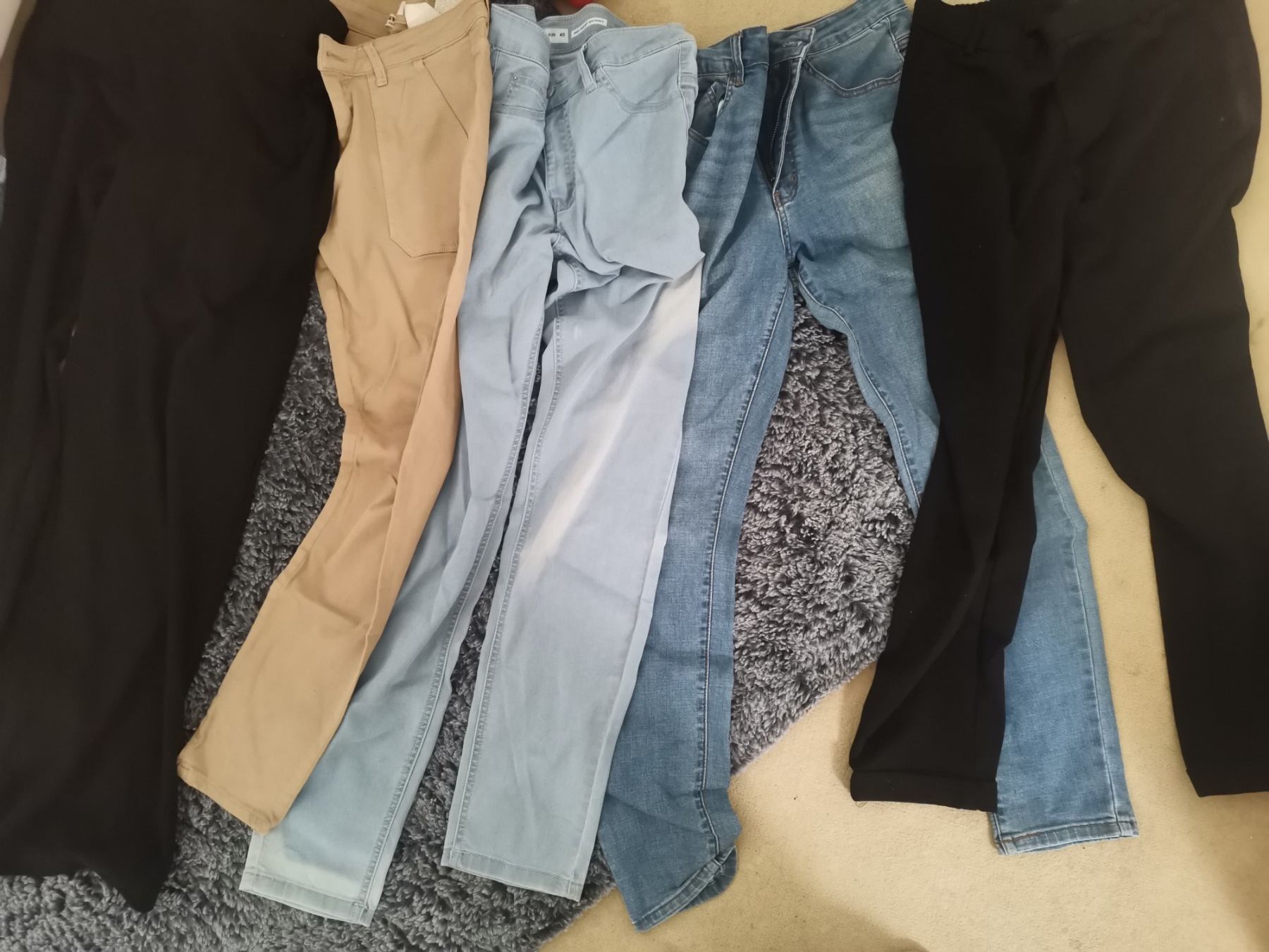 Kleiderpakete: Kleiderpacket Hosen Gr. 40 – Gebraucht aus Therwil von JeannysTrendStyle