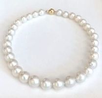 Collier: Südsee-Perlen 11.5-13.5mm, Gelbgold, UVP 3.850 CHF
