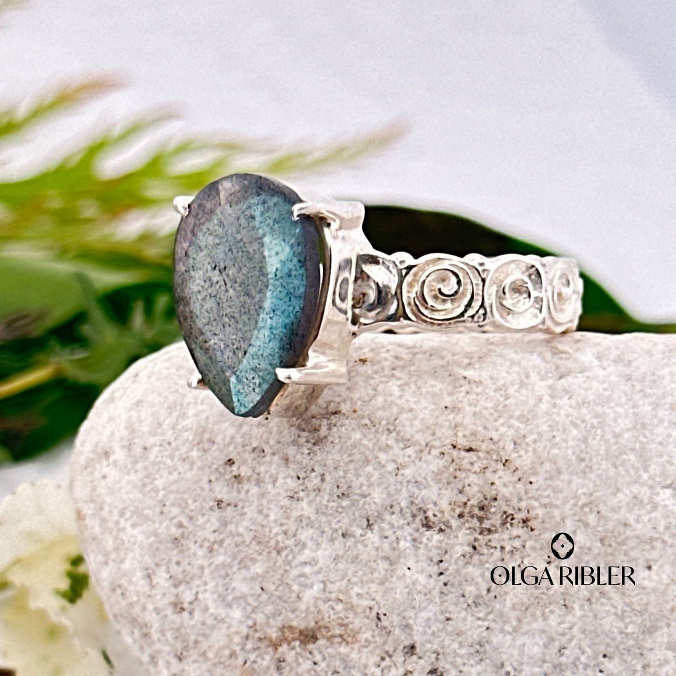 Olga Ribler Anelli: Unikate Labradorite Ring  -  Sterling Silber 925 – Nuovo (secondo la descrizione) da Luzern venduto da Schmuckoutlet