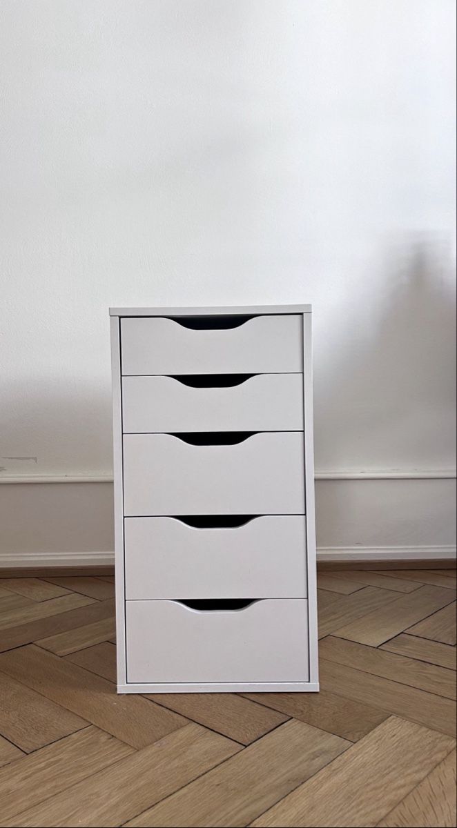 Ikea Cassettiere: Alex blanc IKEA  – Usato da Prilly venduto da cyb_qs5z