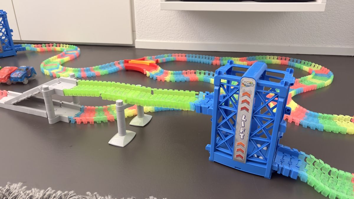 Giocattoli: Glow Track GROSS – Usato da Alchenflüh venduto da LarFyn 2