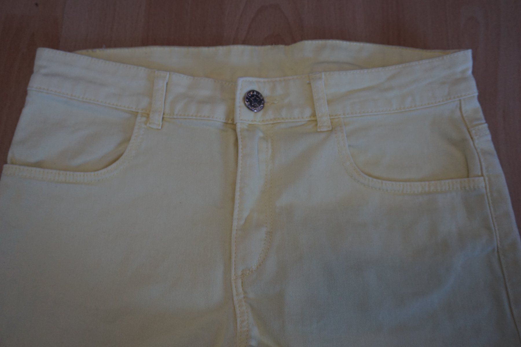 H&M Pantaloni: Shorts von H&M Gr.158 – Usato da Zürich venduto da einalemjena 1
