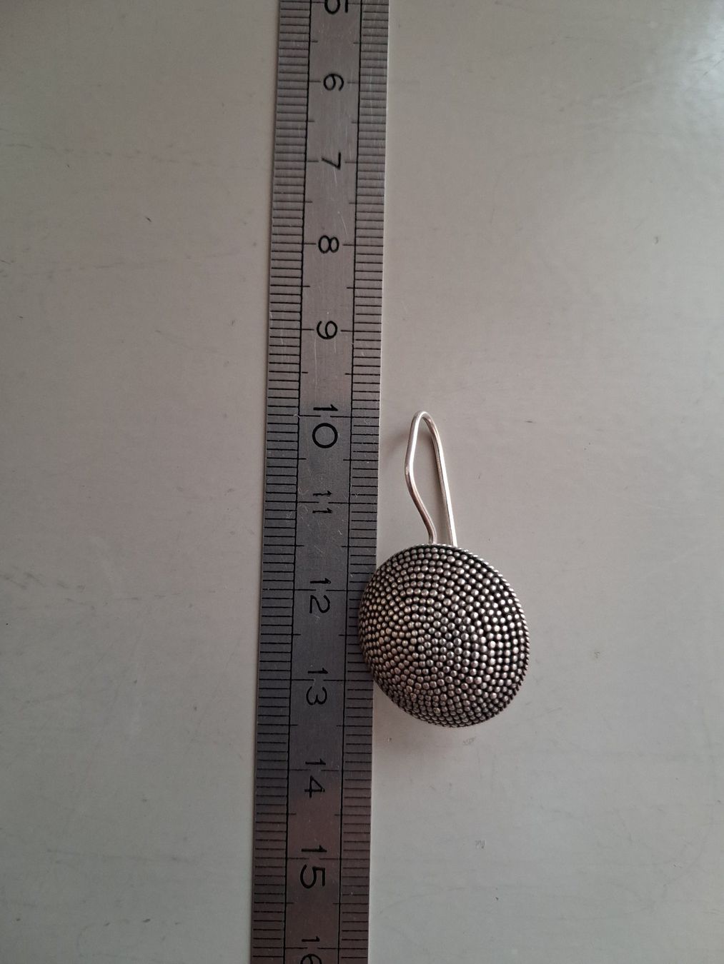 Ohrringe & -stecker: Einzelner Ohrhänger Kugelförmig mit Punktmuster, 925 Silber – Neu (gemäss Beschreibung) aus Wald ZH von e8e 3