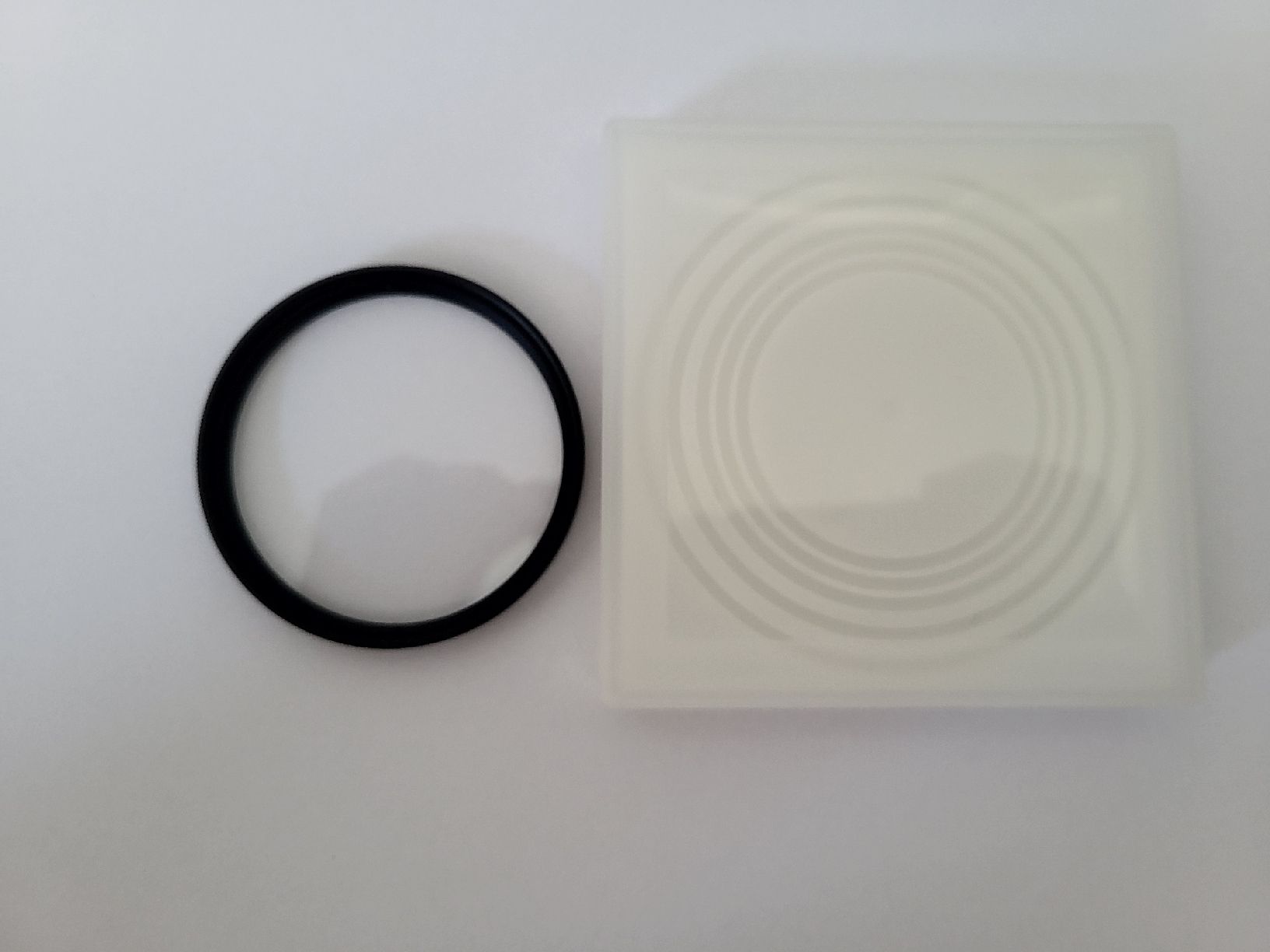 Filtres: Amazon Basics UV-Filter 58 mm mit Aufbewahrungsbox #45 – D'occasion à Dachsen par MacheSache
