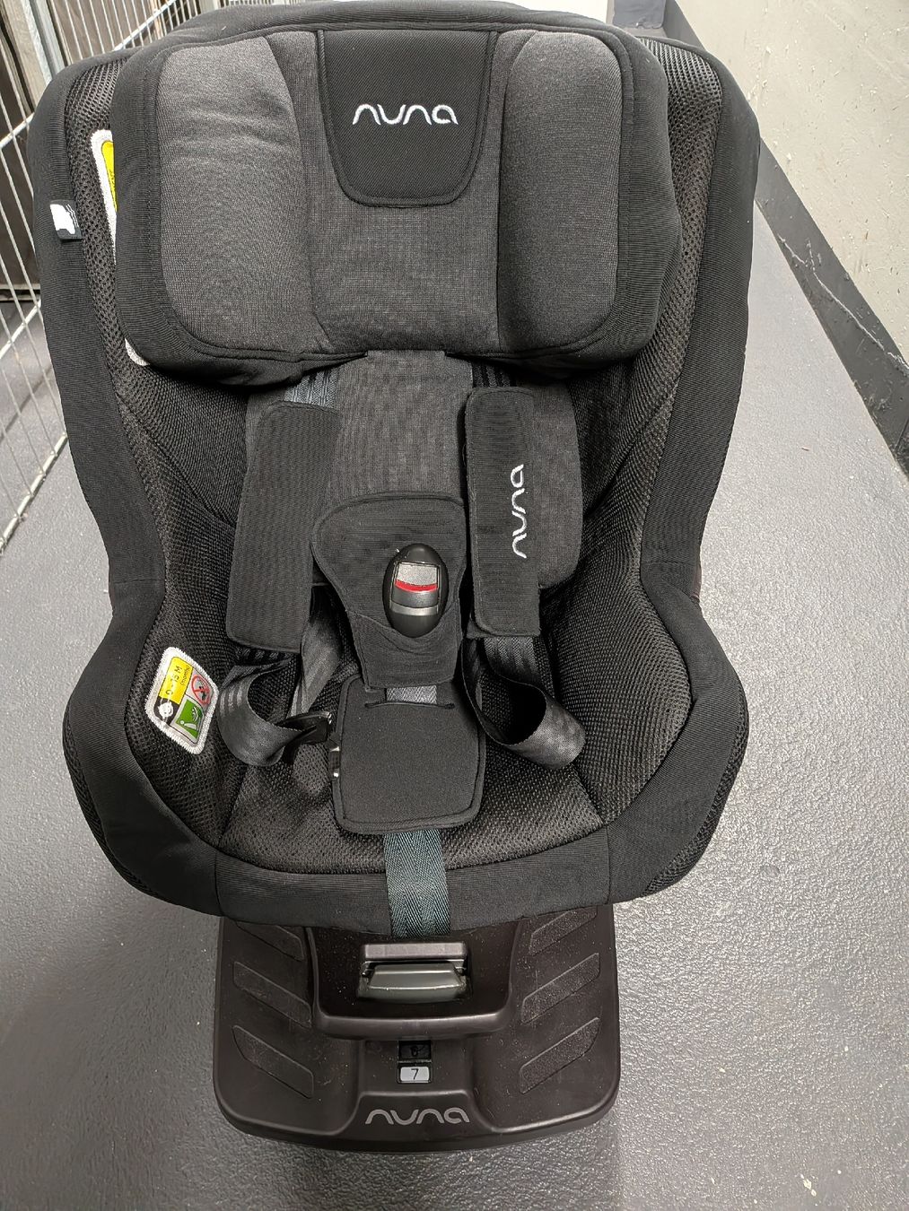 Nuna Seggiolini per auto: Auto Kindersitz Nuna – Nuovo (secondo la descrizione) da Zürich venduto da vmi_2dpl 1