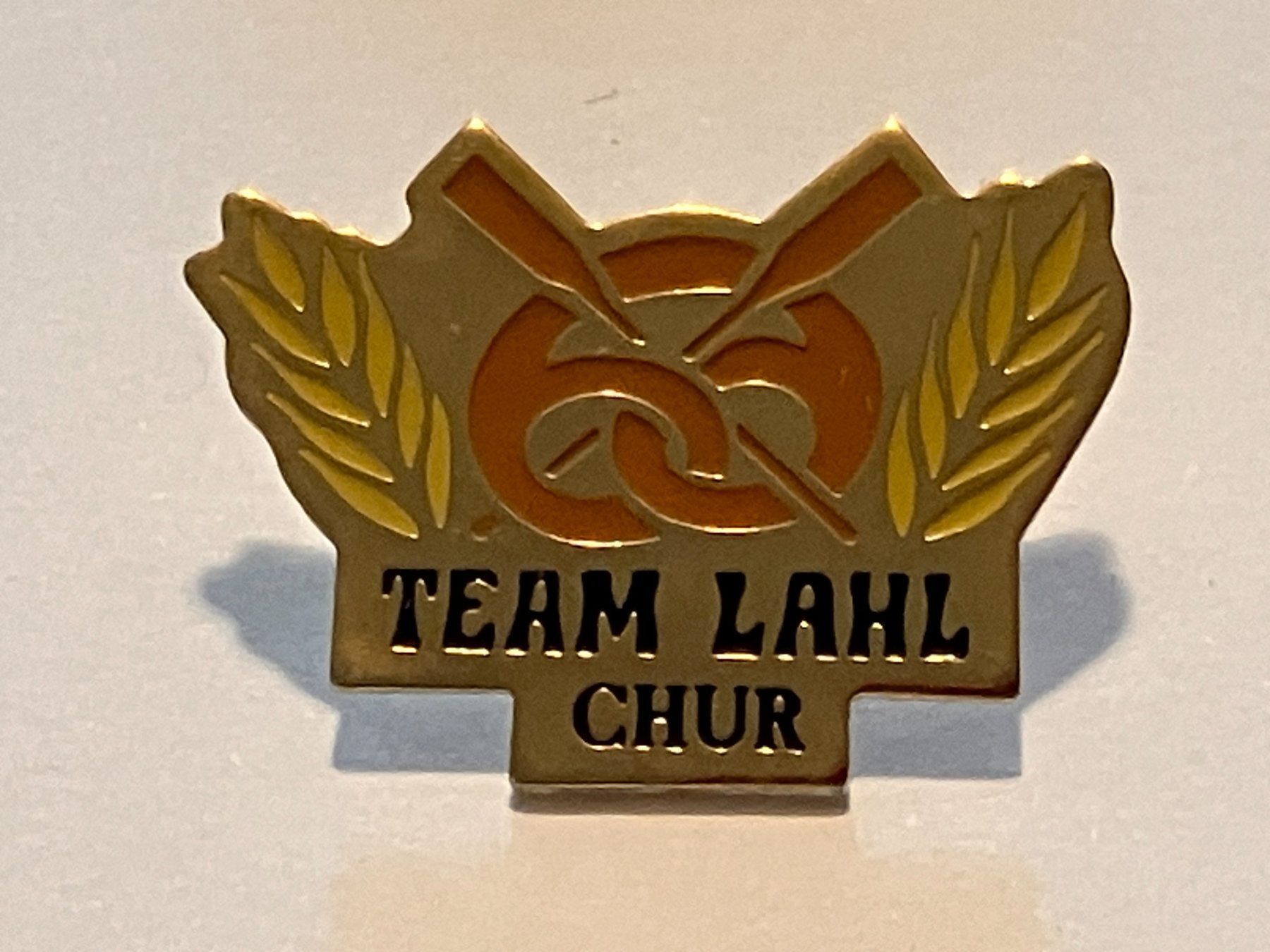 Placchette & Badge: 1 Pin Team Lahl Chur – Usato da Basel venduto da djwwpp