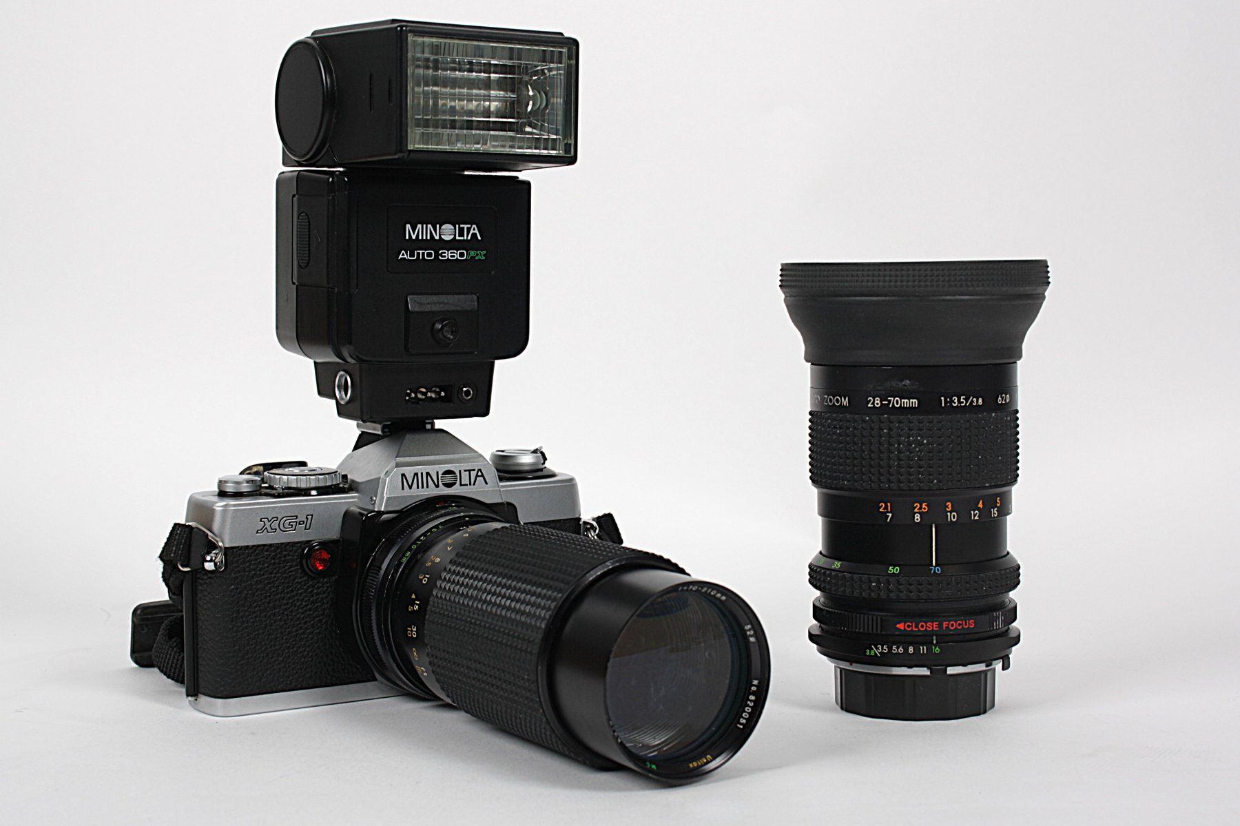 Minolta Appareil photo: MINOLTA Kamera, 2 Objektive, Blitzlicht und Tasche – D'occasion à Zollikofen par Restwert_Zollikofen 2