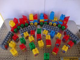 LEGO-Steine gross mit 6 Wägelchen