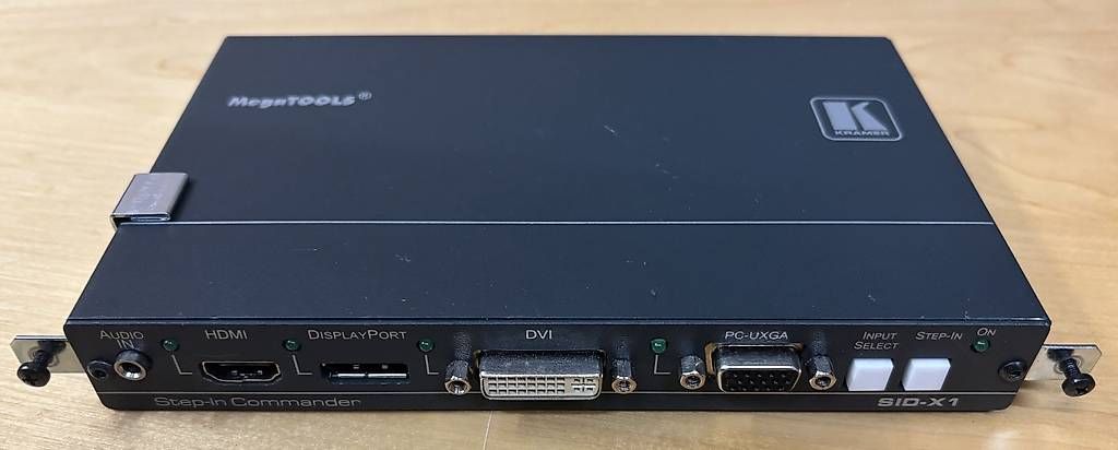 Kramer Convertitori: Kramer SID-X1, Multi-Format-Video Umschalter mit 4 Eingängen – Usato da Frauenfeld venduto da ibkl5512 2