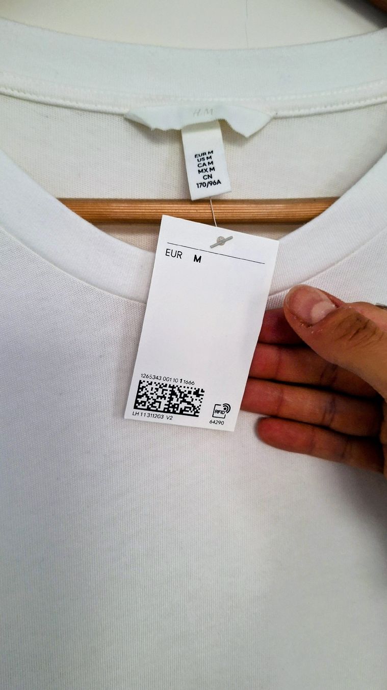 H&M Vestiti: Robe longue blanche H&M, taille M, neuve! – Nuovo e nell'imballaggio originale da Jussy venduto da drs_sb7q 1