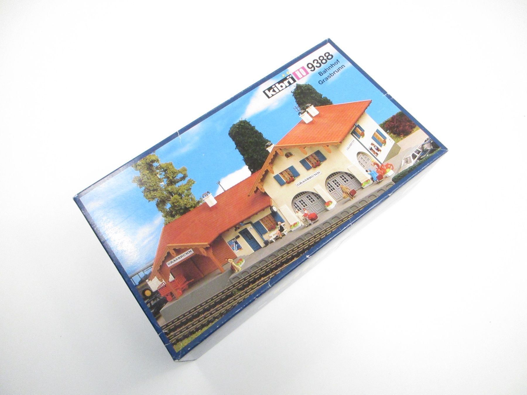 Kibri Modelleisenbahnen: Kibri H0 9388 Bahnhof Grasbrunn – Neu und originalverpackt aus Olten von Heinrich875 1