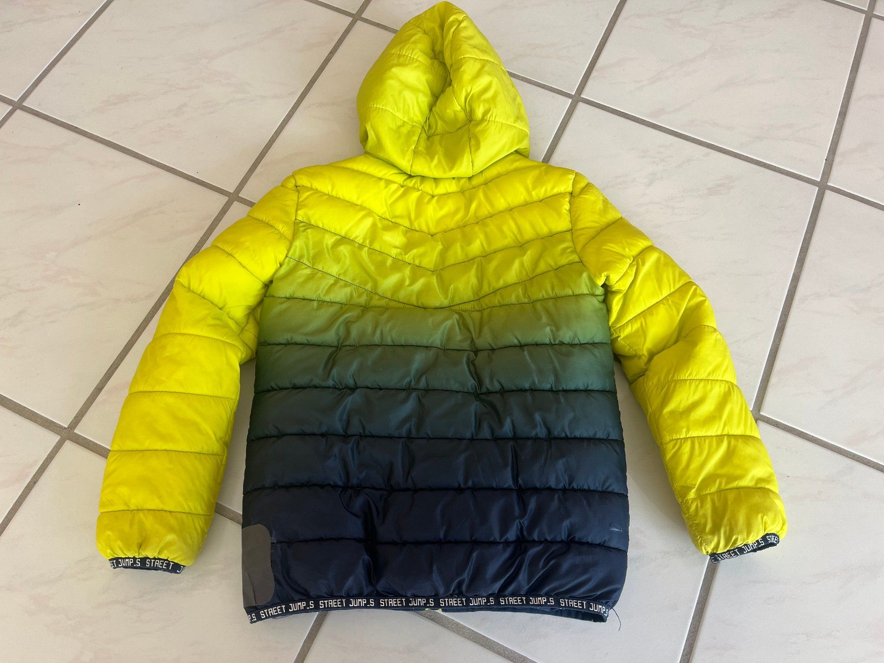Jacken & Mäntel: Steppjacke Grösse 134 – Gebraucht aus Konolfingen von takkie 2