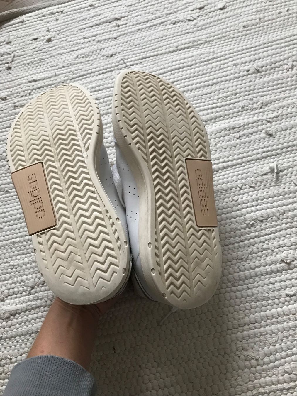 Adidas Scarpe da donna: Adidas Sneakers Leder Gr. 39 – Usato da Affoltern am Albis venduto da variablend 5