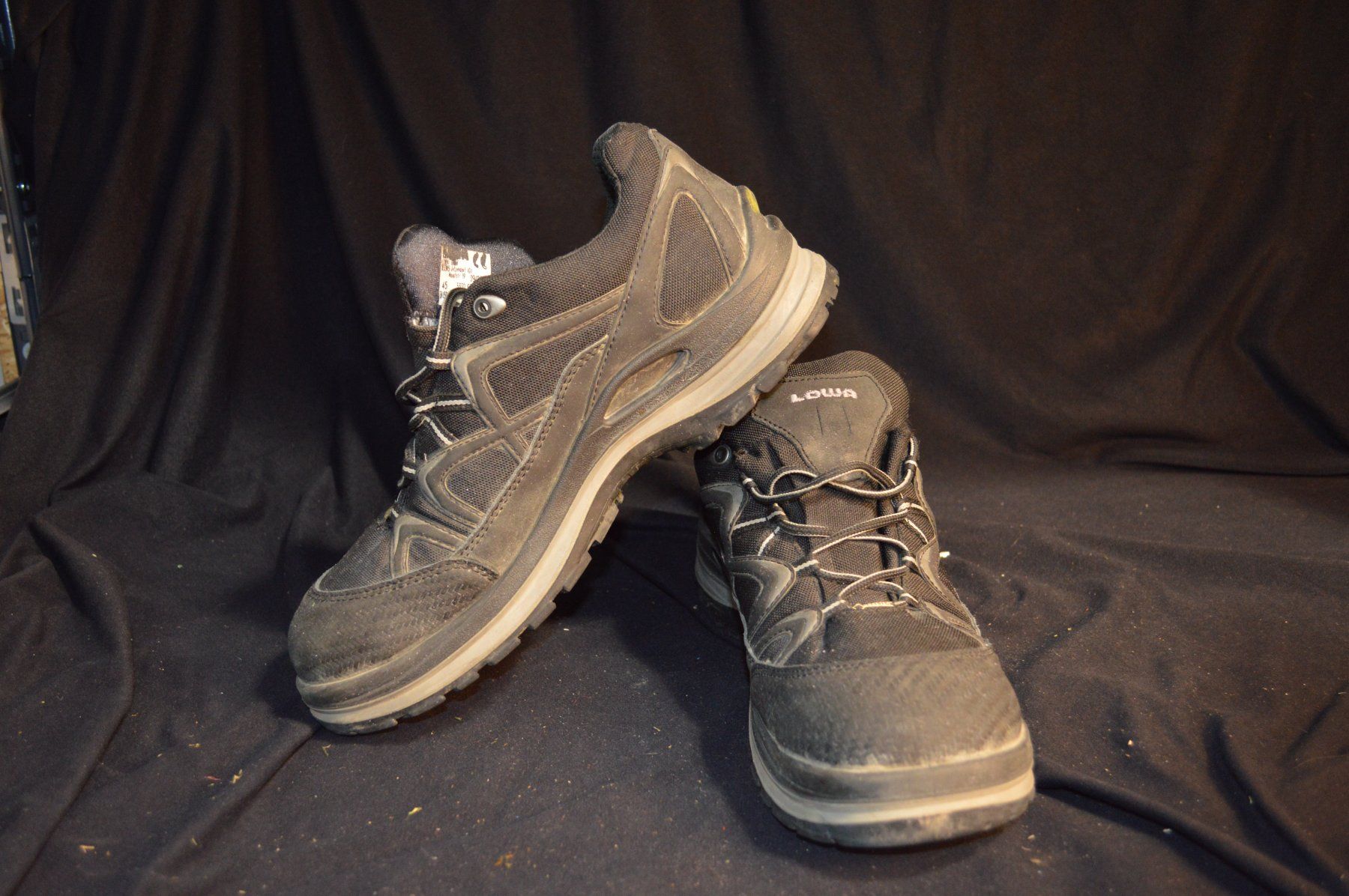 Lowa Herrenschuhe: LOWA Arbeitschuhe Gr.45, Schwarz, Top! – Gebraucht aus Buchs SG von die_zc5l 1