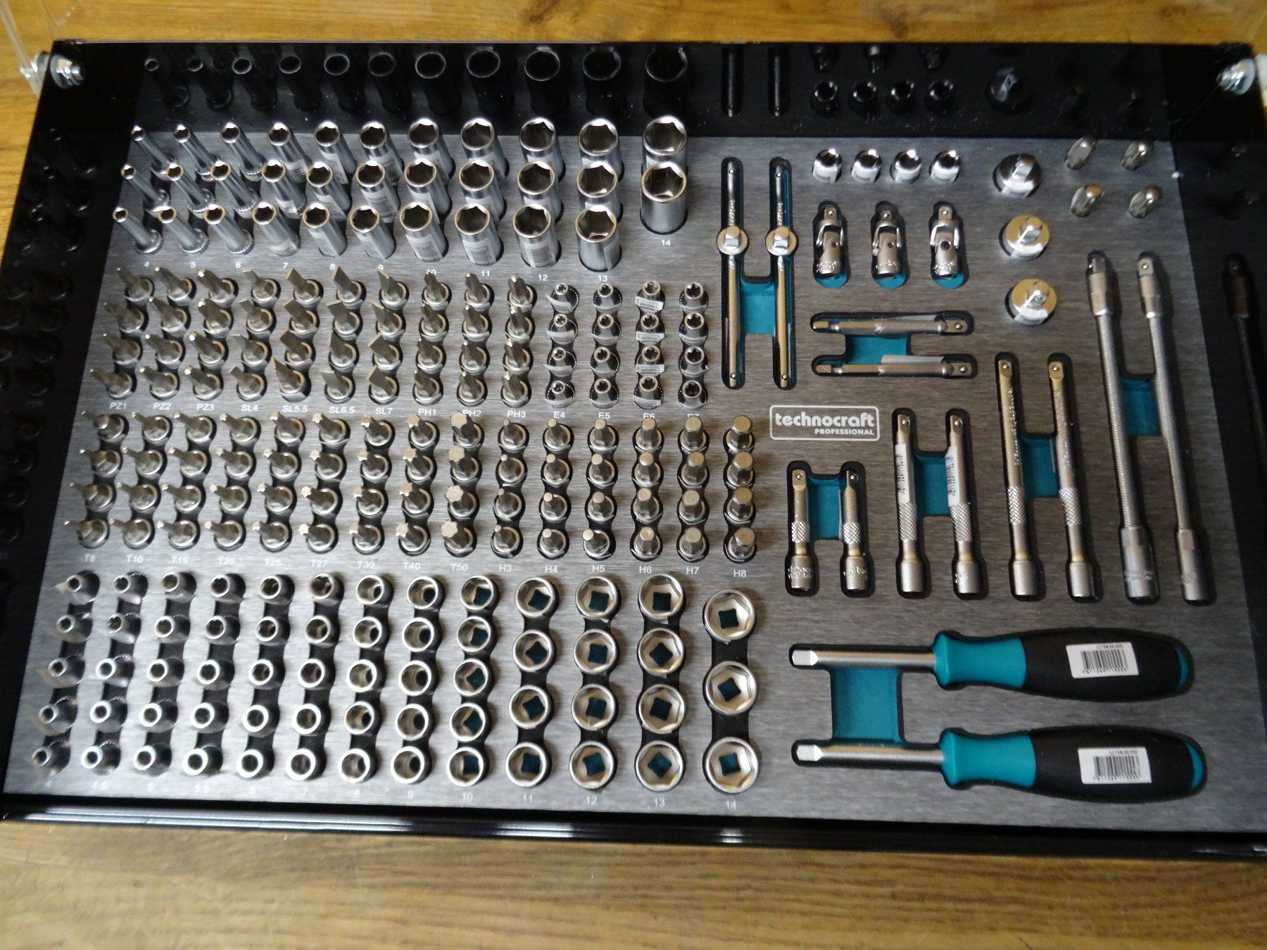 Technocraft Tutti gli attrezzi: Technocraft Koffer mit 232 Teilen, neu – Usato da Lungern venduto da madachsa 1