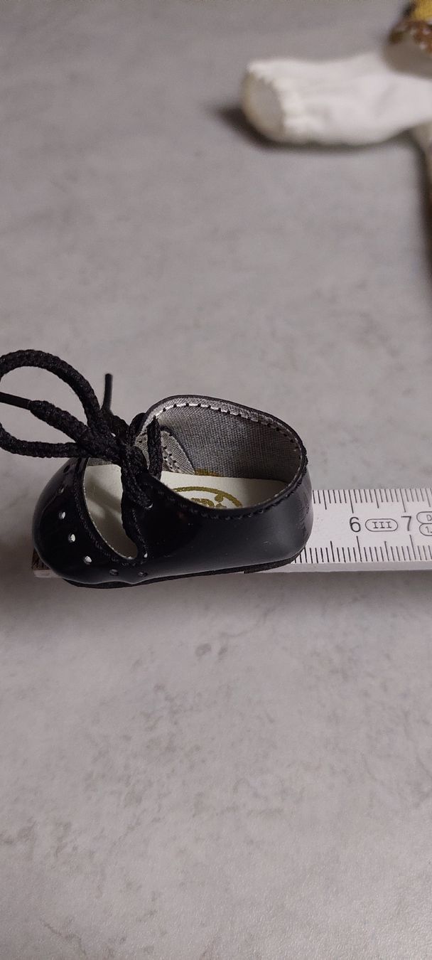 Bambole: Puppenkleider aus Vitrine gebraucht  – Usato da Muri AG venduto da nindo1 4