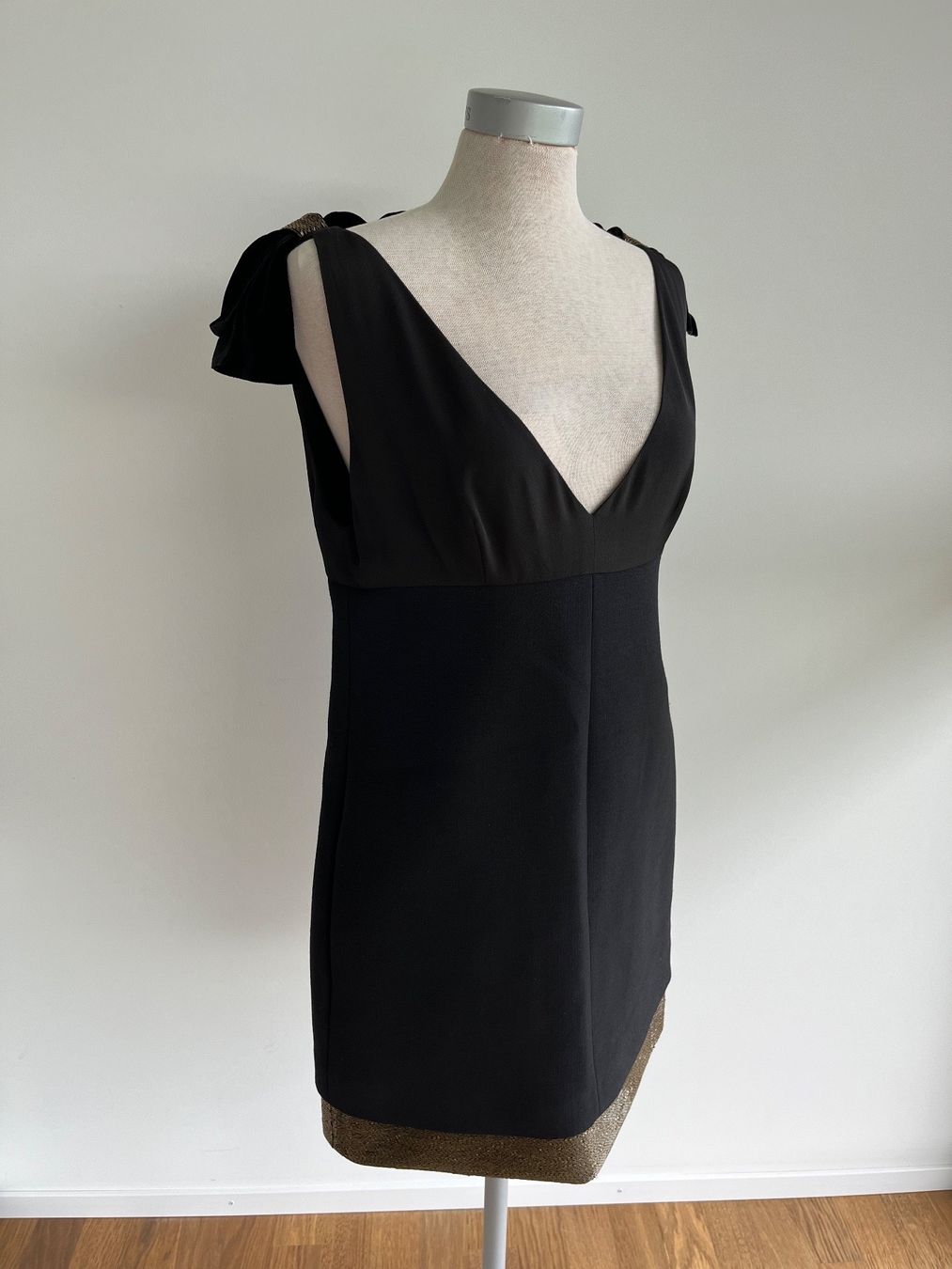 Vestiti: EMILIO PUCCI Kleid bestickt Gr. 36 - NEU – Nuovo e nell'imballaggio originale da Zollikofen venduto da spunk65