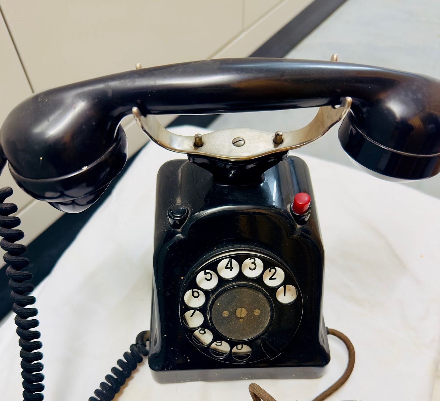 Telefone: téléphone U43 universel 1943 - Universaltelefon U43 von 1943 – Gebraucht aus Biel/Bienne von Gatinha54 4