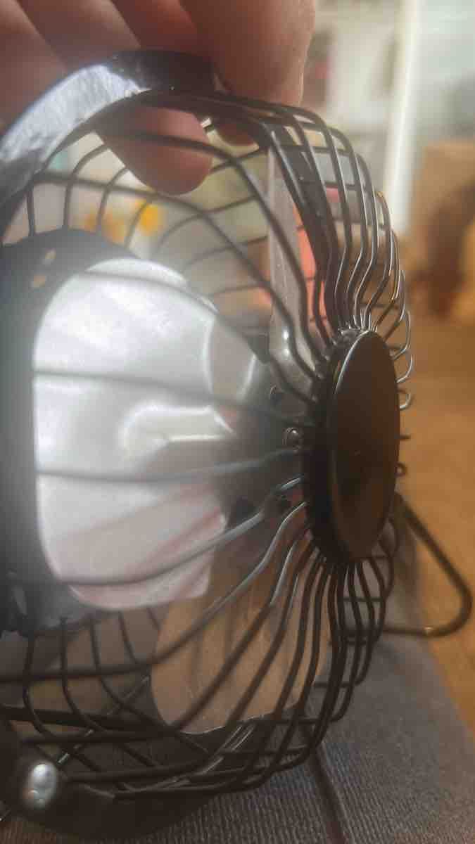 Ventilatoren: USB Desk Fan Black Compact Design – Gebraucht aus Urdorf von Tab_ae25 1