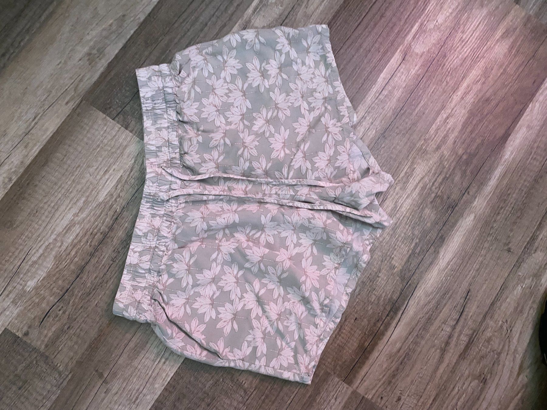 Etam Pantaloni: Etam Damen-SHORTS Grösse S – Usato da Allenwinden venduto da Obalu