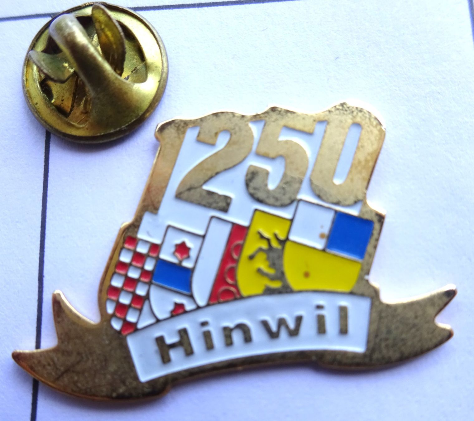 Placchette & Badge: Pin HINWIL  1250 – Usato da Utzenstorf venduto da BUtter81