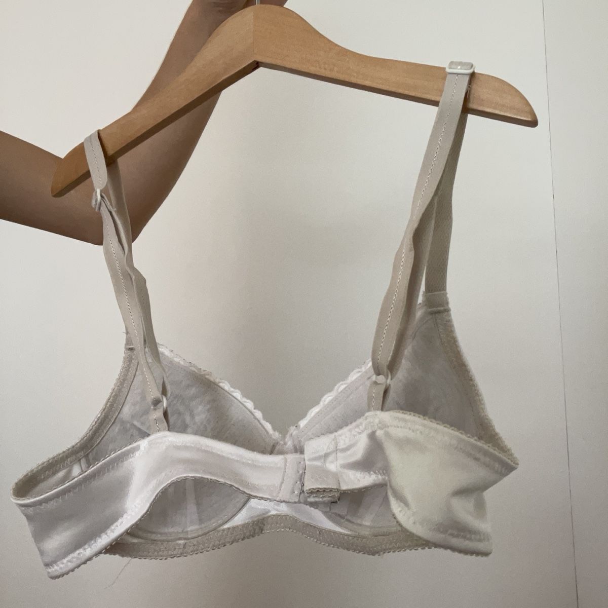 Altra biancheria intima: Weisser BH, Grösse 75B – Usato da Baden venduto da Julikoo 3