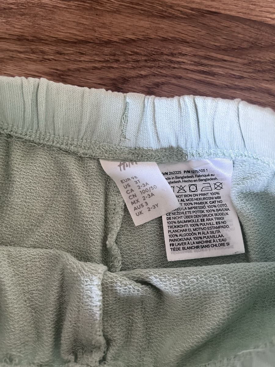 H&M Pantaloni: H&M Auto Kinder Shorts Gr. 98 – Usato da Zollikerberg venduto da LLV 1