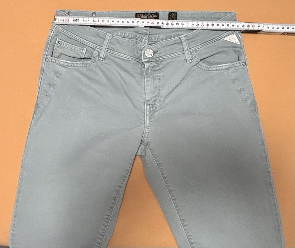 Replay Jeans: Replay 3/4 Jeans, hell grau-grün, Grösse 29 – Usato da Zollikerberg venduto da Jvac2 3