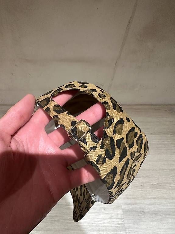 Copricapi, berretti & cappellini: Leopard-Muster Cap od. Hut / GR OneSize – Usato da Wädenswil venduto da user00643436 1