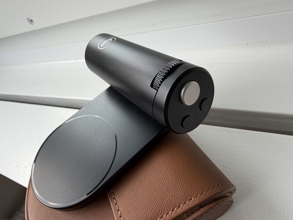 Leica Kamera: Leica Lux Grip with Leather case – Gebraucht aus Zug von cp_creative