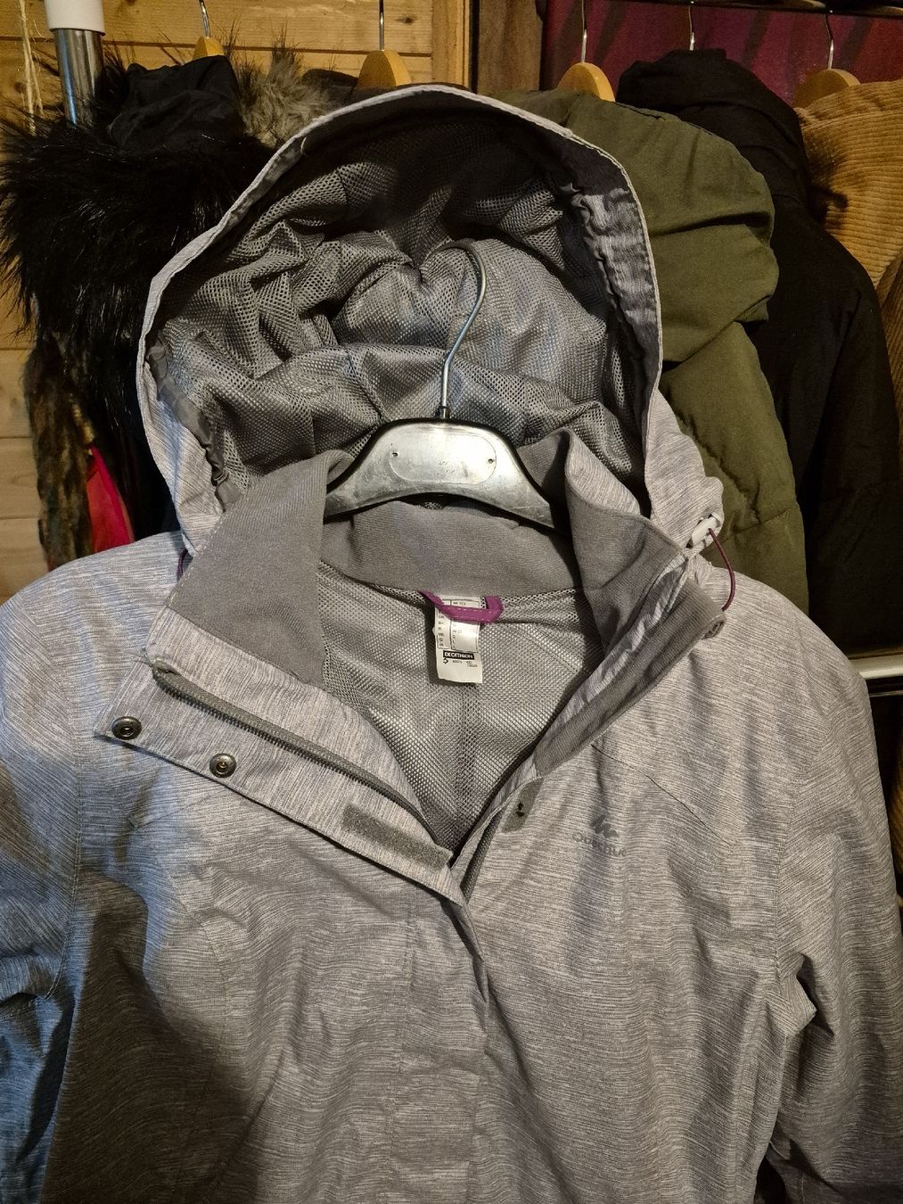 Decathlon Giacche: Wasserdichte Jacke – Nuovo (secondo la descrizione) da Wislikofen venduto da Ana.Gomes 1