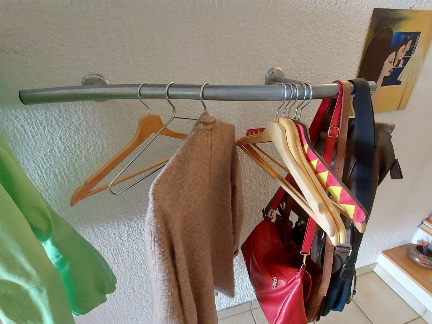 Garderobe: Wandgarderobe / Kleiderstange Wellenform 2 Stück – Gebraucht aus Adligenswil von raba21 1