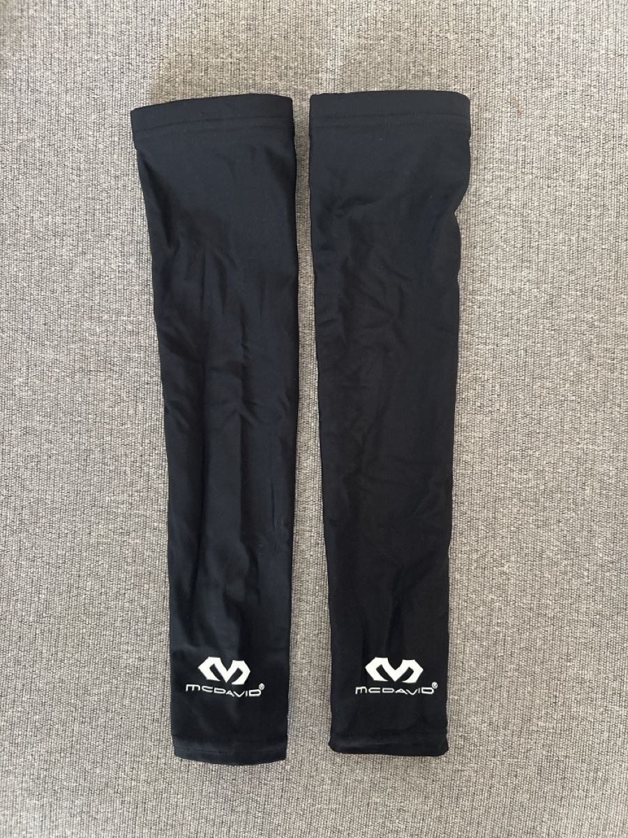 Protections: McDavid Compression Arm Sleeves S/M neu – Neuf (Voir description) à Thun par Mokibe