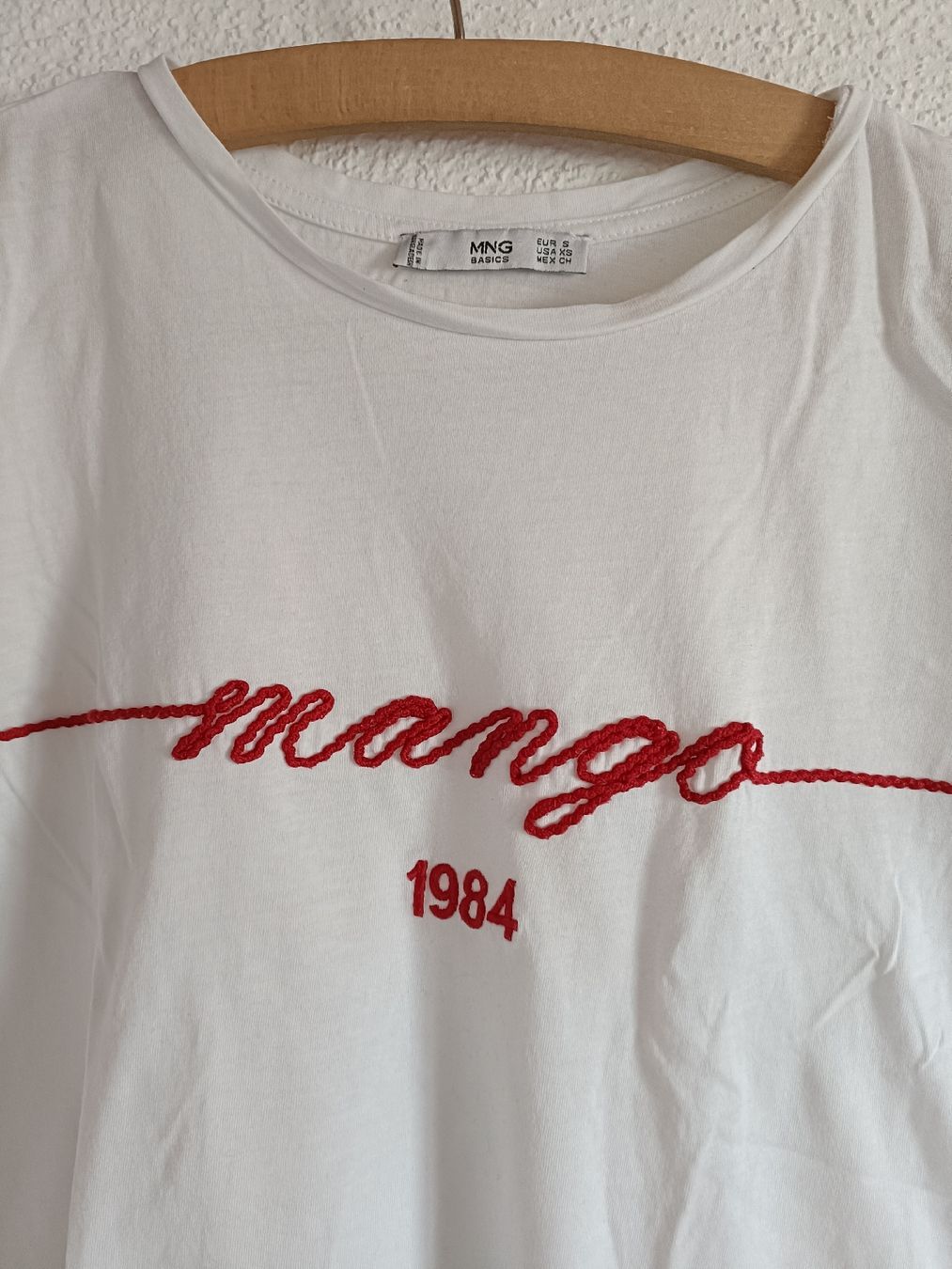 Mango T-shirt: T-shirt Mango blanc - Taille XS/34 – Usato da Vaulruz venduto da O_DDM 1