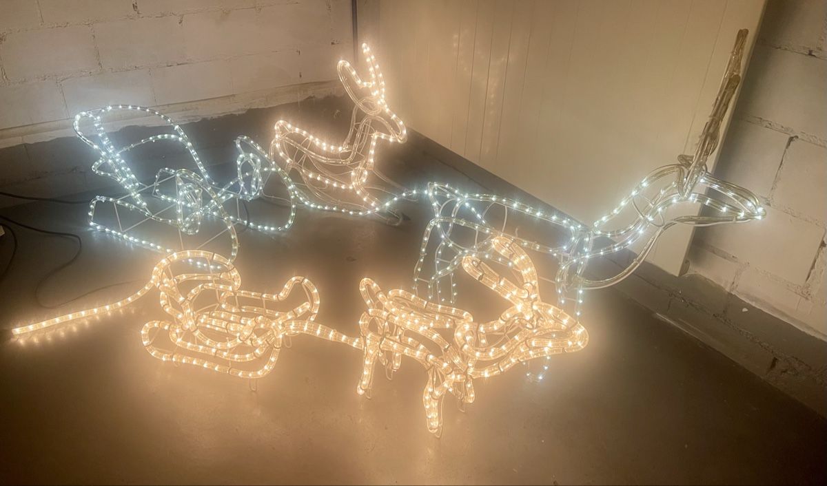Alle Dekorationen: LED Rentier mit Schlitten Weihnachtsdeko – Gebraucht aus Schlieren von Mattis123