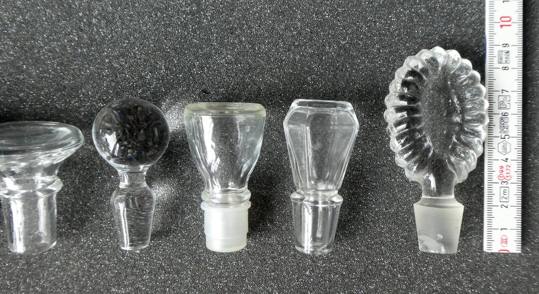 Flaschenöffner & -verschlüsse: 7 Stöpsel Glas Karaffenverschluss Stopfer Topper – Gebraucht aus Frauenfeld von ZAZ12 2