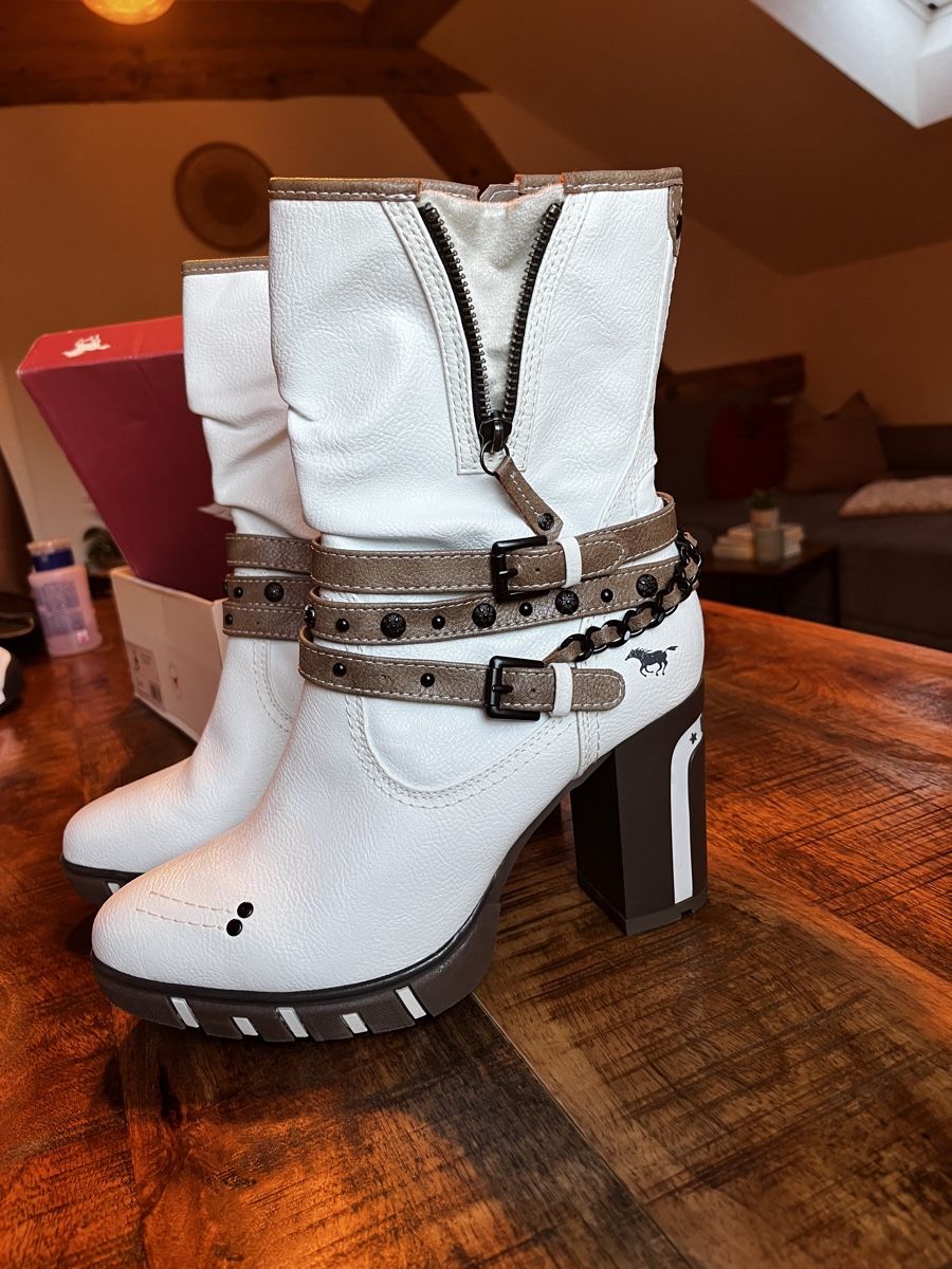 Scarpe da donna: Mustang Stiefeletten – Nuovo e nell'imballaggio originale da Effretikon venduto da Michelle.rthl