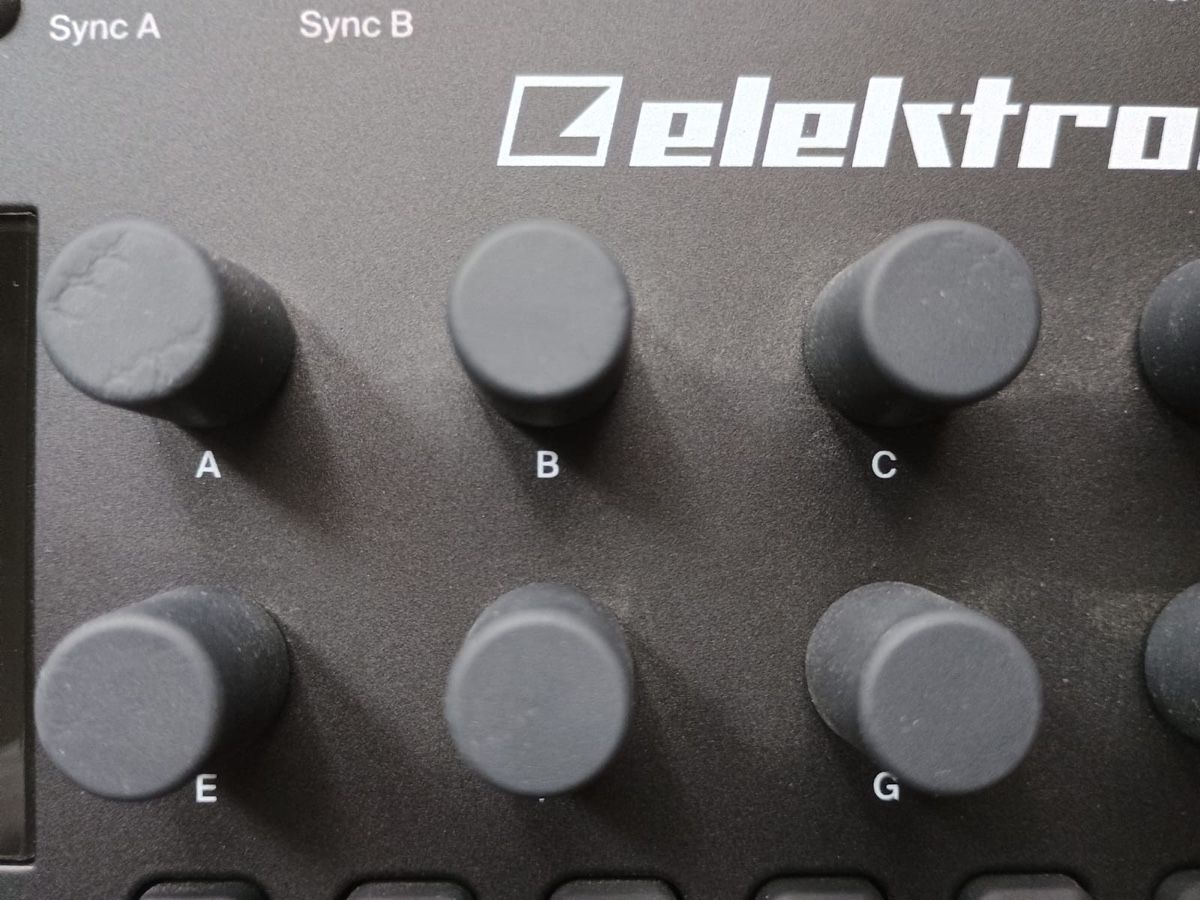Elektron Strumenti musicali: Elektron Digitone + case and ripcord – Usato da Sils/Segl Maria venduto da DeFringues 3