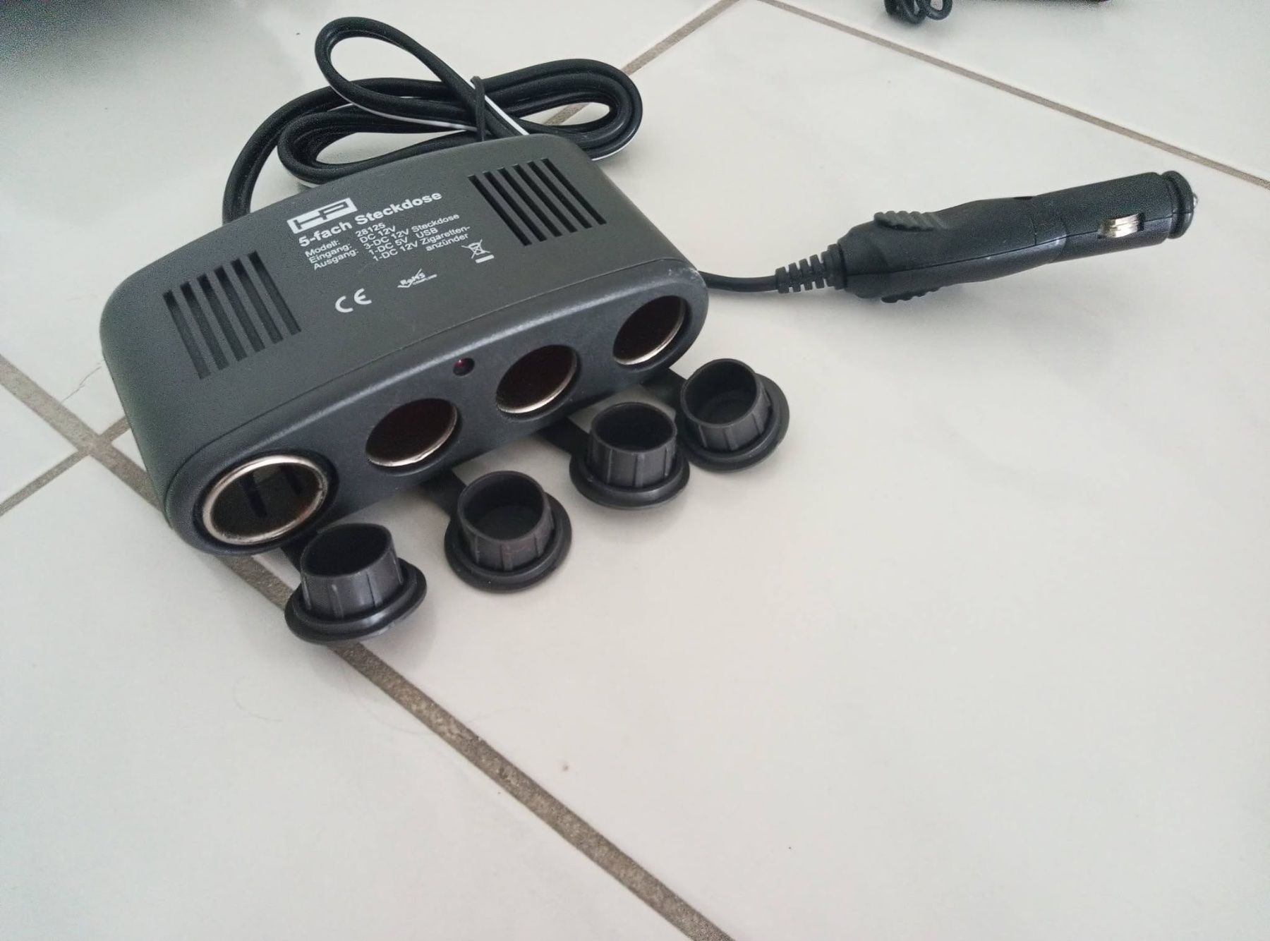 Lecteurs & Adaptateurs: Auto MULTI- steckdose 12 V DC – D'occasion à Bienne par Daniel_Schader